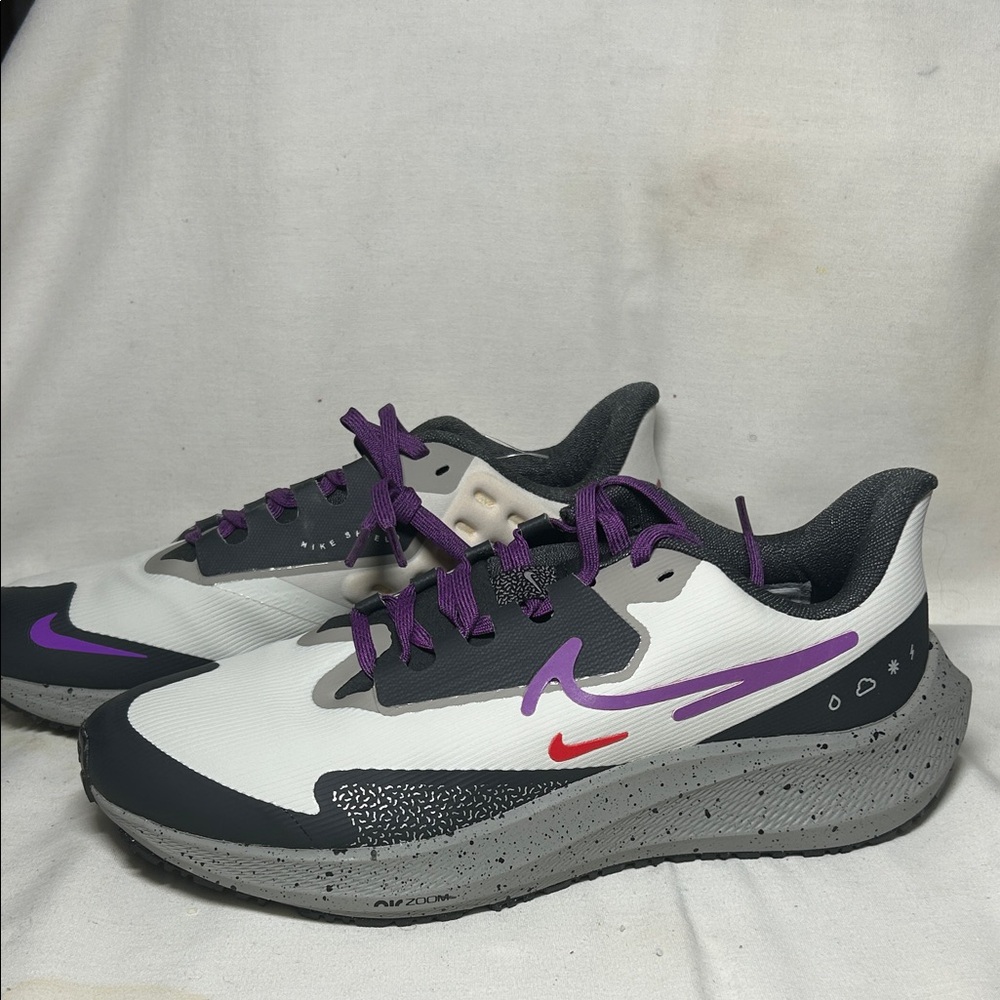 NWOB NIKE ZOOM PEGASUS 39 SHIELD Size 8.5 women’s
